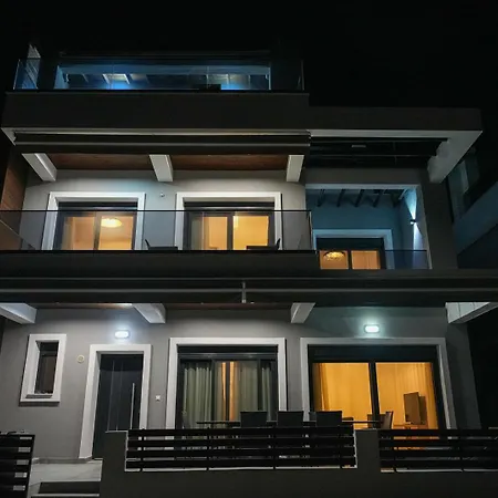 Villa Sithoniars White Luxury Maisonette *