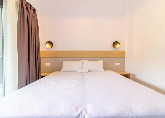 Sithoniars White Luxury Maisonette 新马尔马拉斯