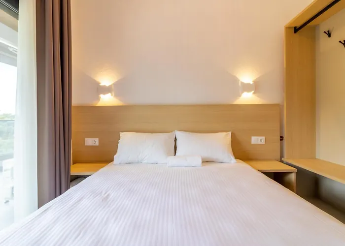 Sithoniars White Luxury Maisonette 新马尔马拉斯