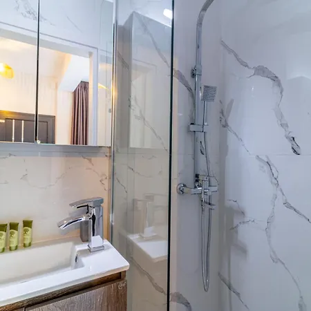 Sithoniars White Luxury Maisonette Willa