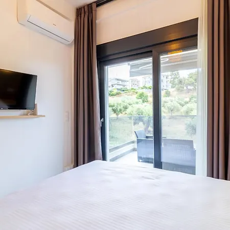 Sithoniars White Luxury Maisonette וילה נאוס מרמרס