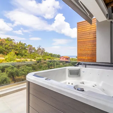 Willa Sithoniars White Luxury Maisonette *