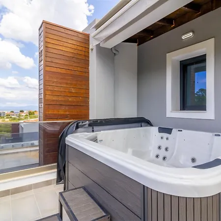 Sithoniars White Luxury Maisonette Willa *