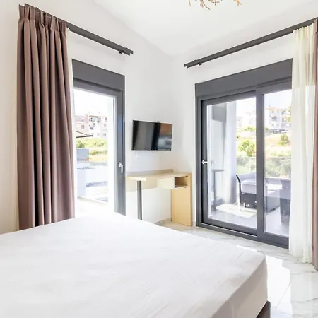 Willa Sithoniars White Luxury Maisonette