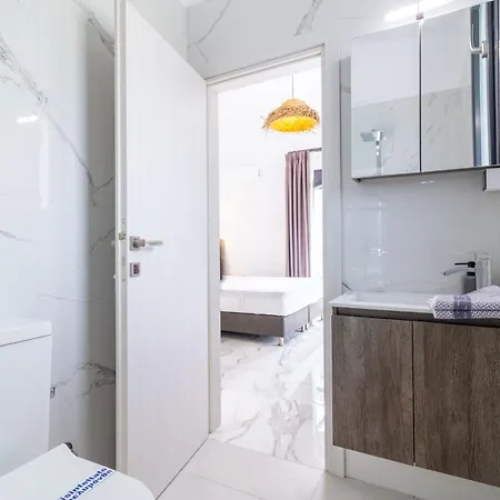 Sithoniars White Luxury Maisonette וילה נאוס מרמרס