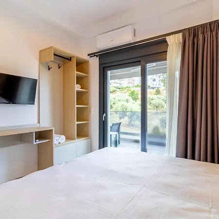 Sithoniars White Luxury Maisonette *