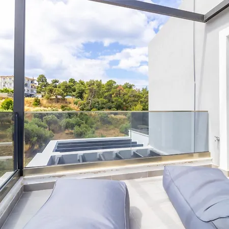 Sithoniars White Luxury Maisonette *