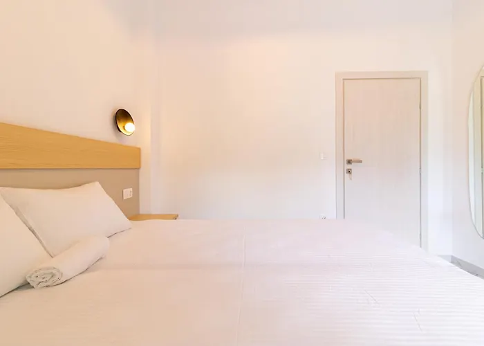 Villa Sithoniars White Luxury Maisonette *