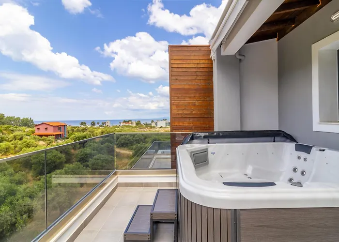 Villa Sithoniars White Luxury Maisonette *