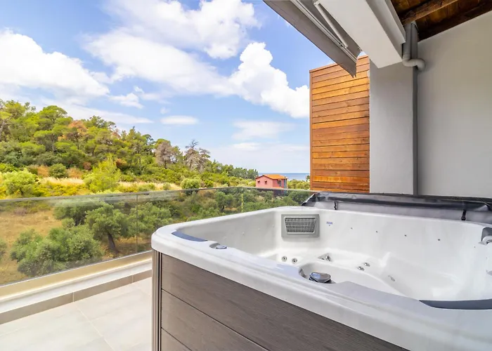 Villa Sithoniars White Luxury Maisonette *