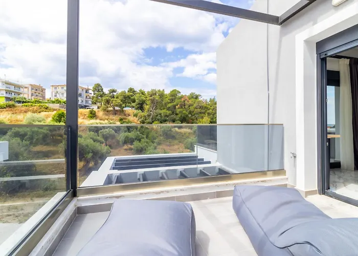 Sithoniars White Luxury Maisonette *